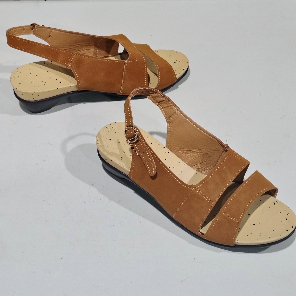 NWNB Women's Tan Slingback Sandals Size 9.5